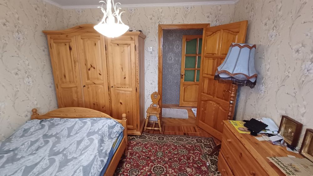 Продаж трикімнатної квартири по.Пр. Миру в Чернігові