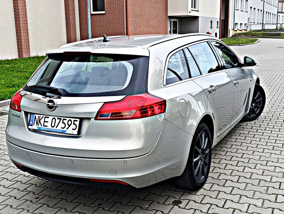 *Opel Insignia*1.8 benzyna* Bogate wyposażenie* Super stan*
