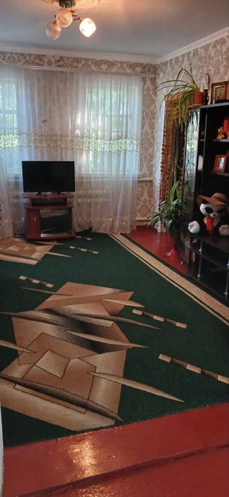 Продається будинок в м. Чигирин в р-ні церкви. 35000 у.о.