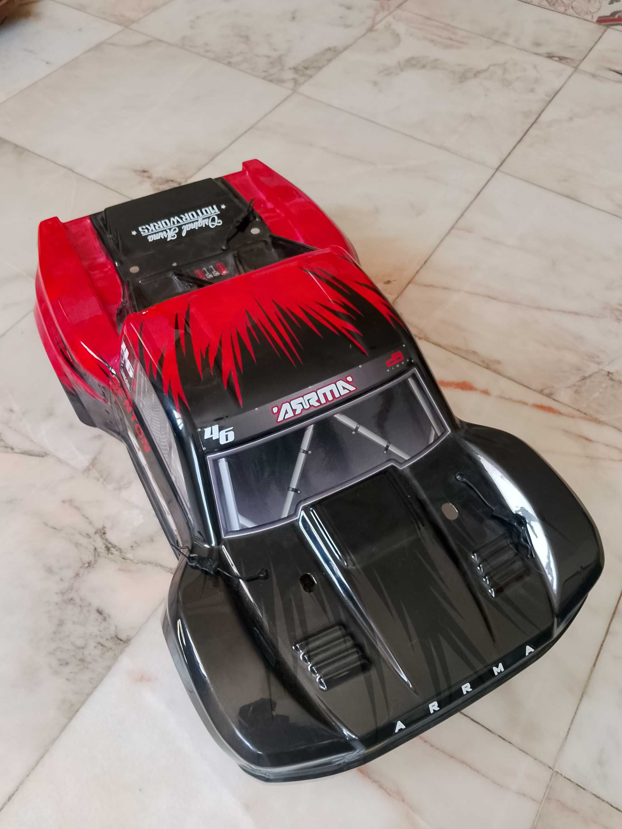 Carro telecomandado traxxas 4x4
