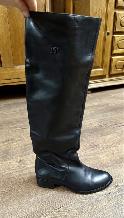 Шкіряні жіночі високі чоботи труби BASCONI