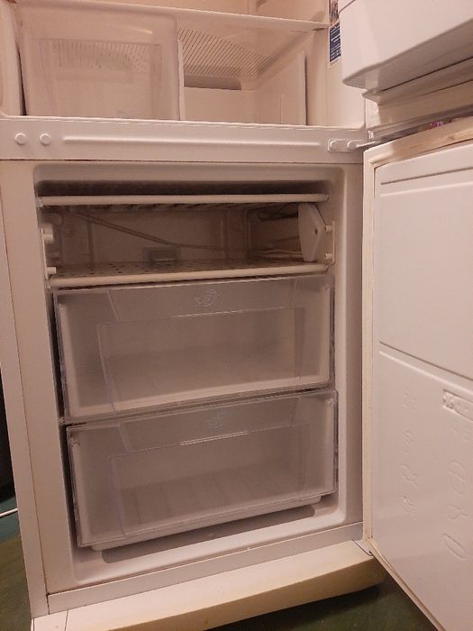 Продам холодильник Індезіт