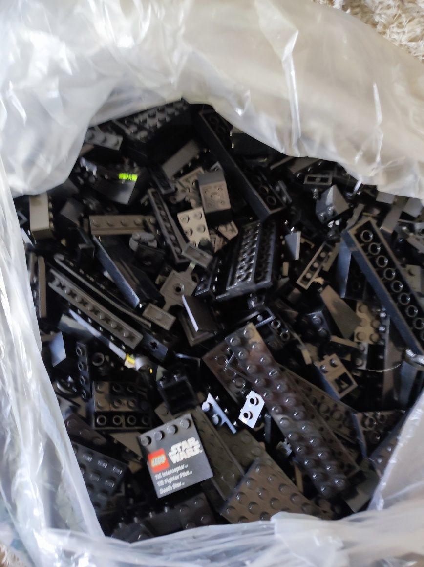 1 kg klocków typu LEGO koloru czarnego