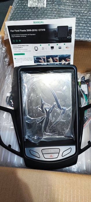 Штатна автомагнітола для Ford fiesta 2009-2016 tesla stayl