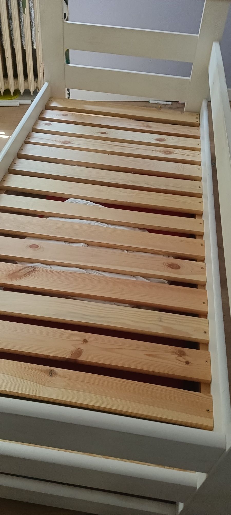 Drewniane łóżko piętrowe dla dzieci 180x80 z materacami i pojemnikiem