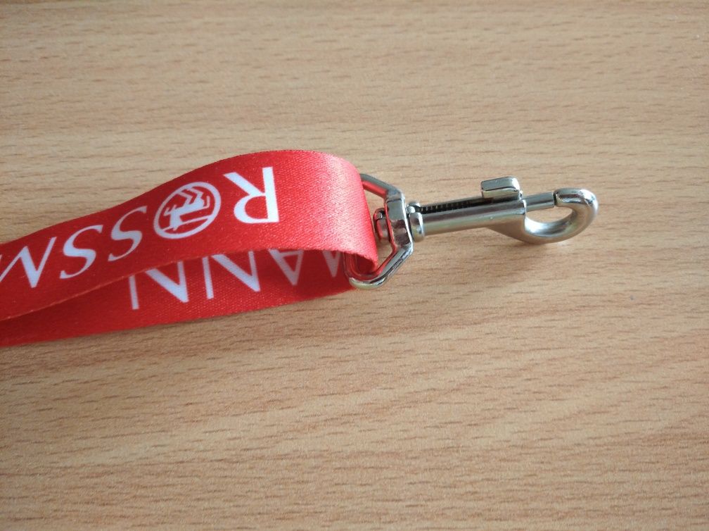 Smycz brelok czerwona Rossmann duża