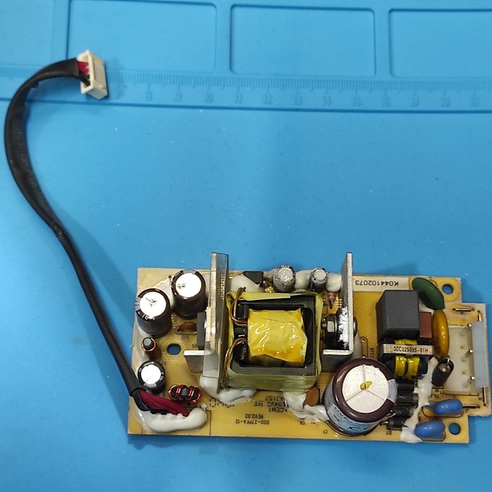 Блок живлення 12в. 2.2 а. З комутатора , торг, опт , багато ,