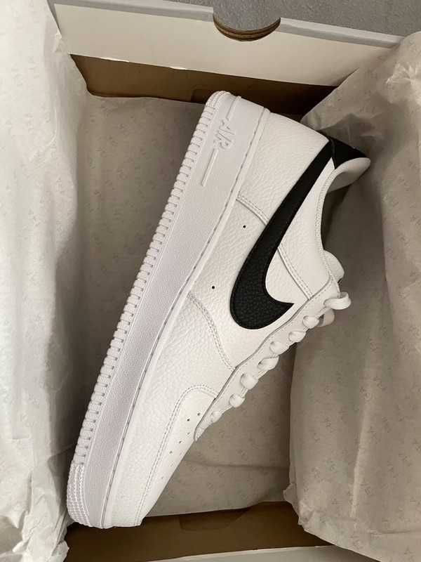 Nowe oryginalne buty Nike Air Force 1 07 R:40.5-45