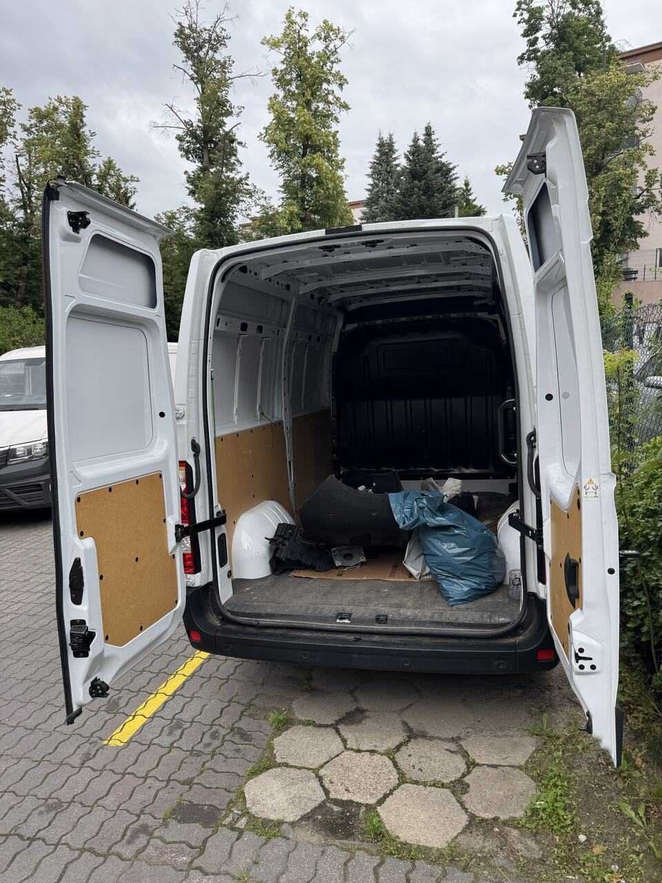 Renault Master FWD 2.3 dCi L2H2 Wrak po wypadku dostawczy uszkodzony