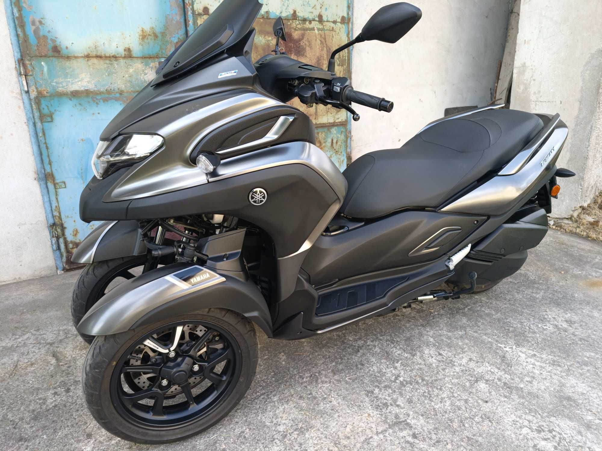 YAMAHA Tricyty 300
