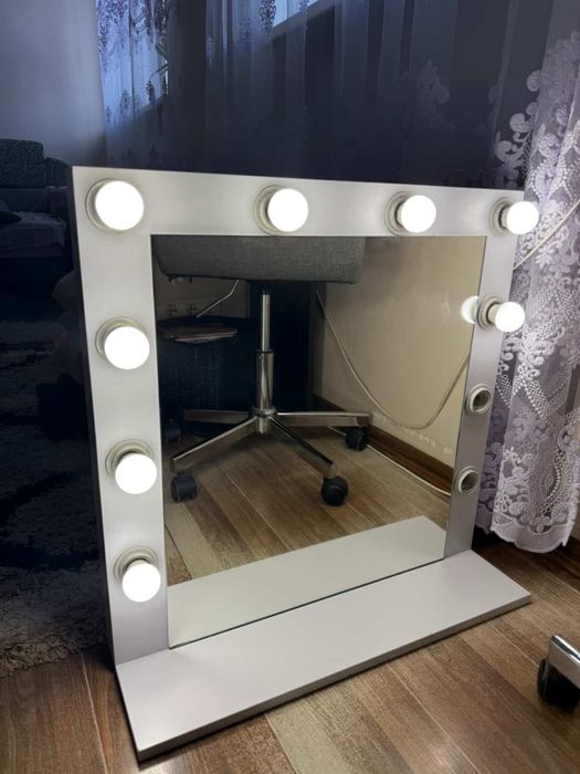 дзеркало візажне самовивіз!!