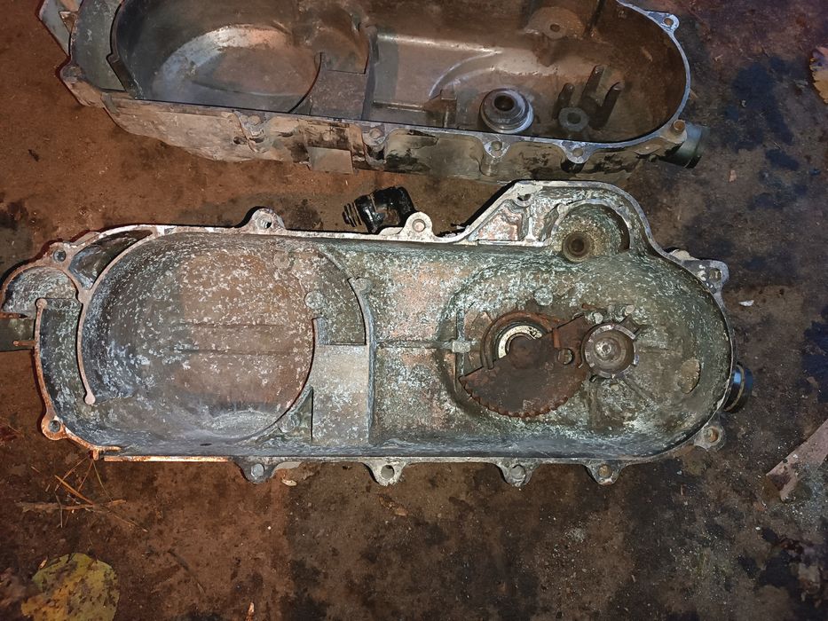 Продам кришку заводну  і мотор на скутер 4т