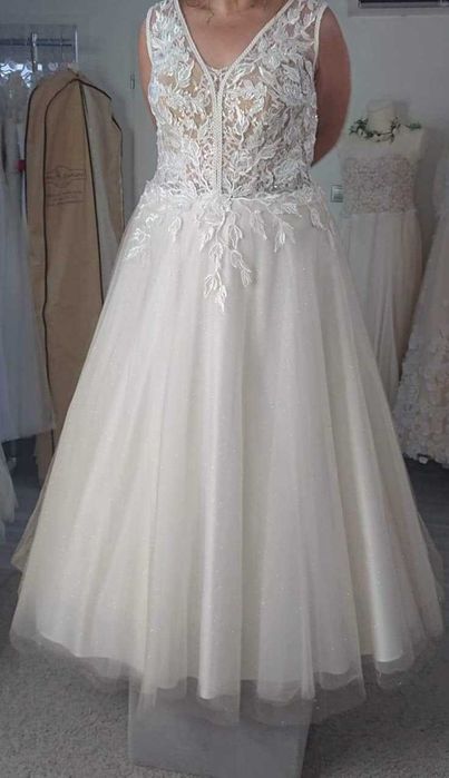 Piękna suknia ślubna plus size