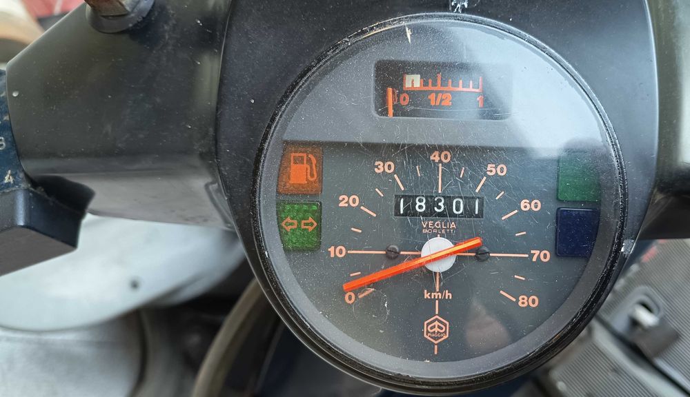 VESPA PKXLS de 1990 para peças ou restauro, com documentos