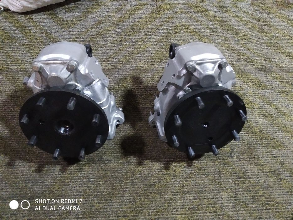 Бортовий редуктор переднього ведучого моста Т-40