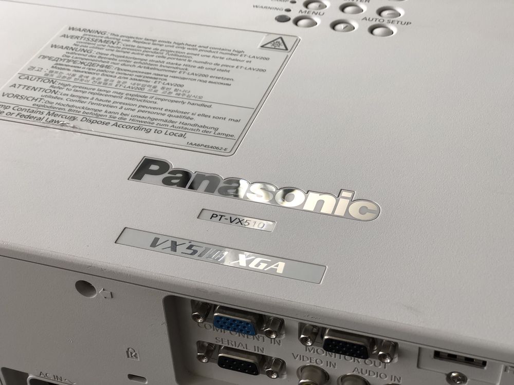 Проектор Panasonic PT-VX510, яскравість - 5500 люмен XGA