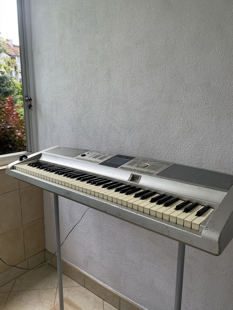 YAMAHA Keyboard Portable Grand DGX-305