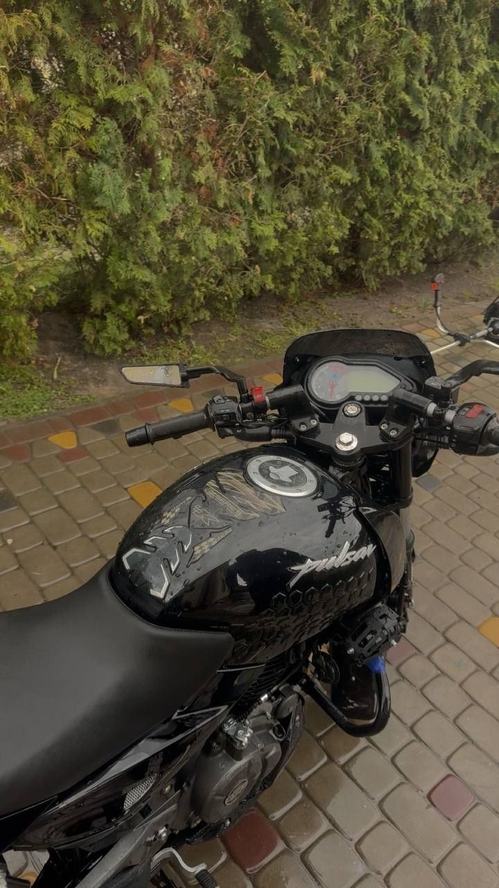Продам bajaj pulsar 180