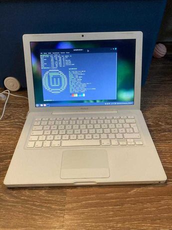 Laptop Apple MacBook - idealny do pracy biurowej i nauki zdalnej