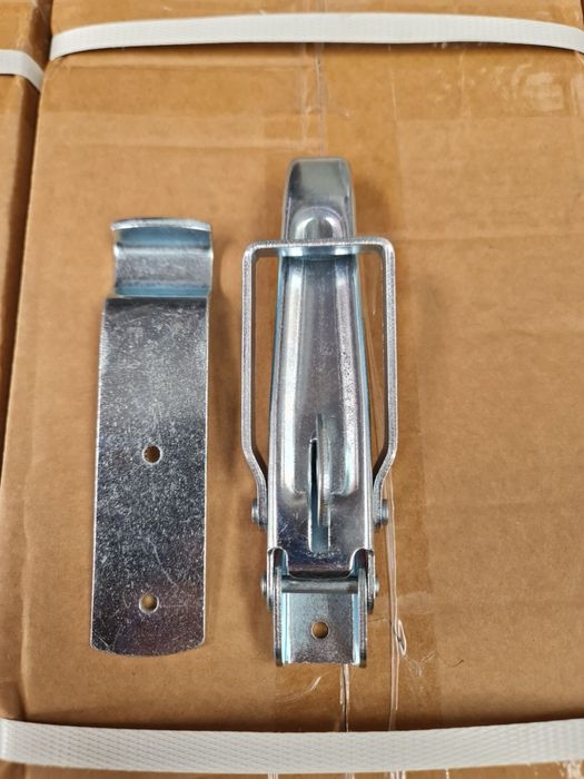 Замки, петлі, кріплення борту на причіп, лафет, платформу