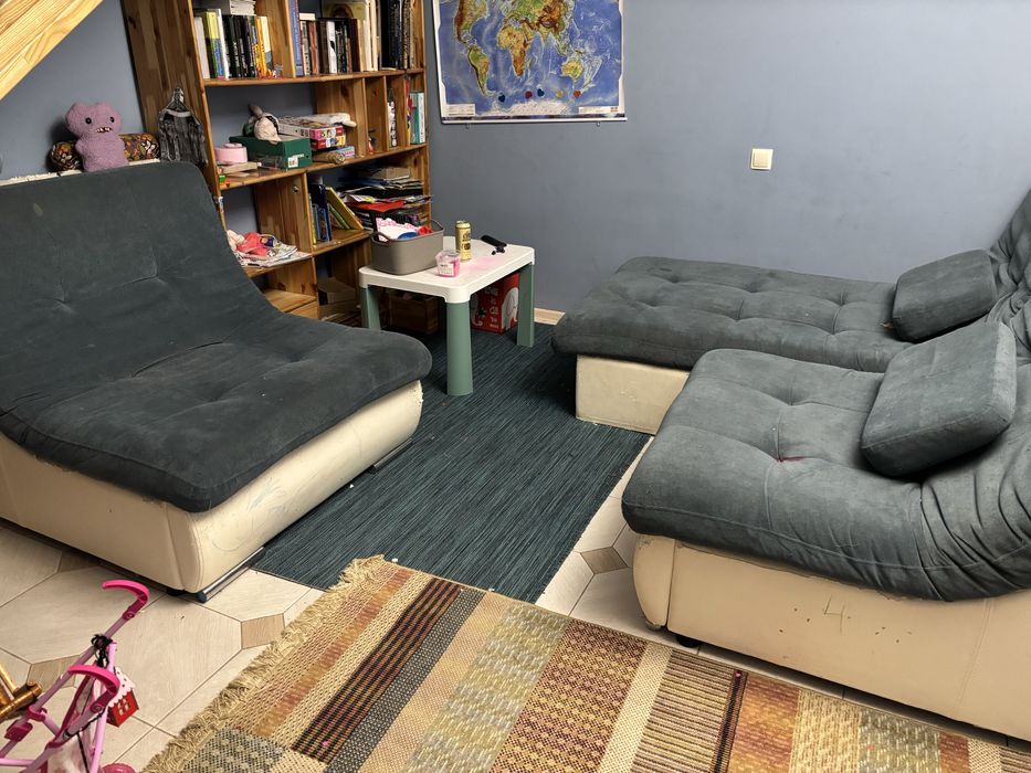 Великий диван б/у, потокбує переобшивки