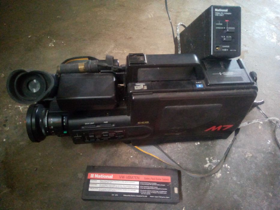 Vintage Camera Filmar National VHS p/ coleção