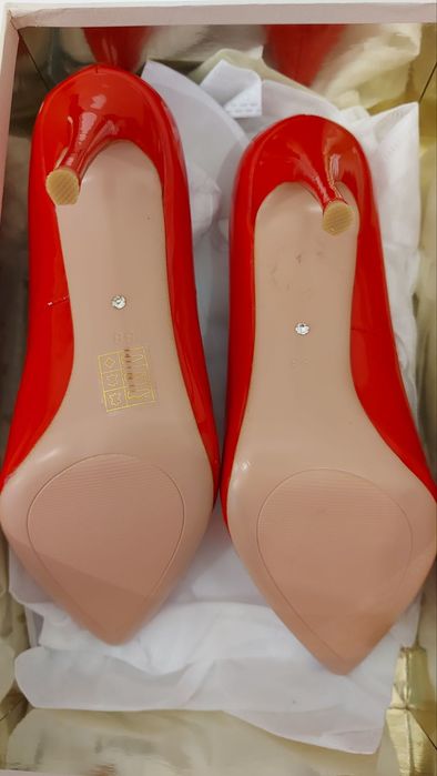 Туфлі на шпильці, червоний лак, 38 розмір