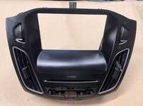 FORD FOCUS MK3 RAMKA RADIA KRATKI NAWIEWU F1EB18835