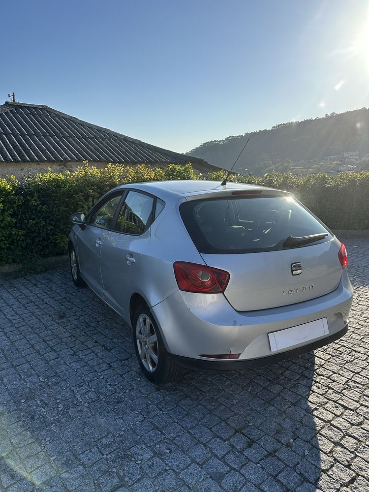 Vendo ou troco Seat Ibiza 6j 2008 Gasolina troco por mota de agua