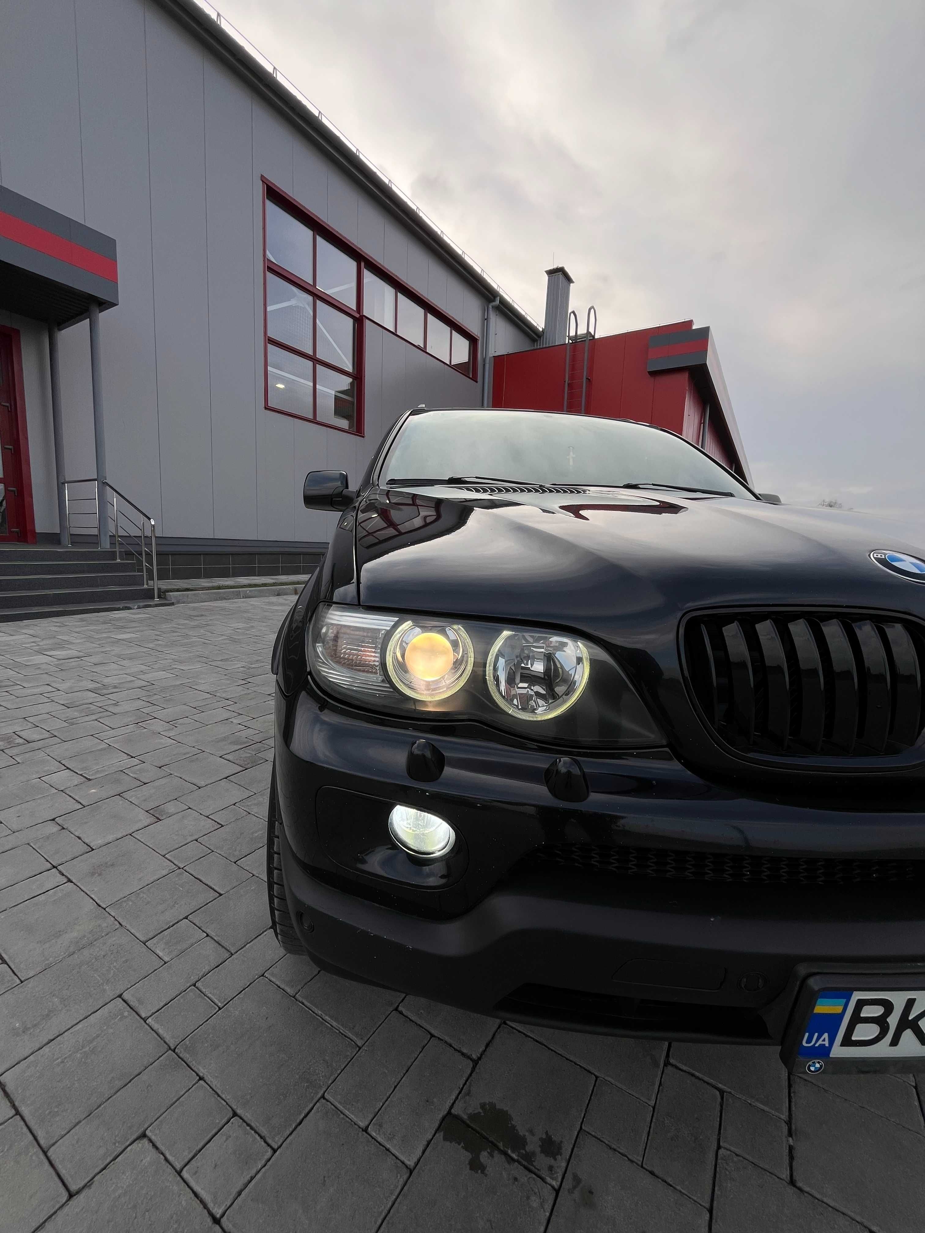 Автомобіль BMW X5