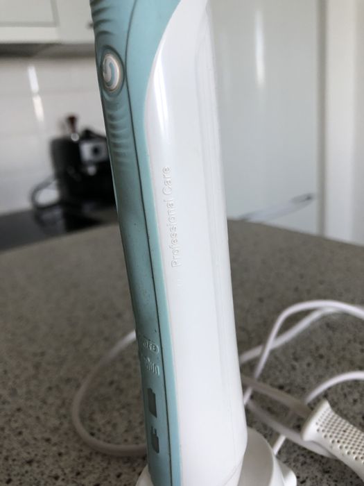 Електрощітка Oral-B Braun 3756