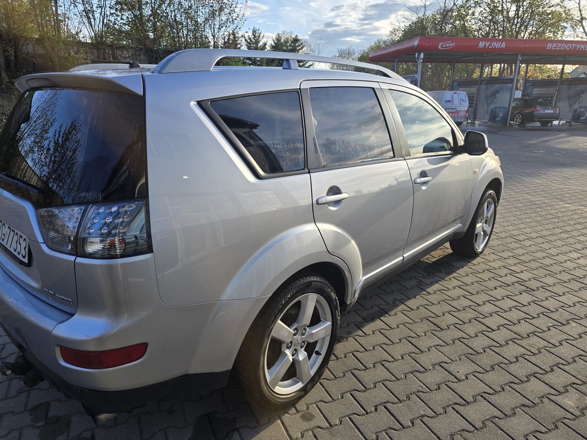 Mitsubishi Outlander 2