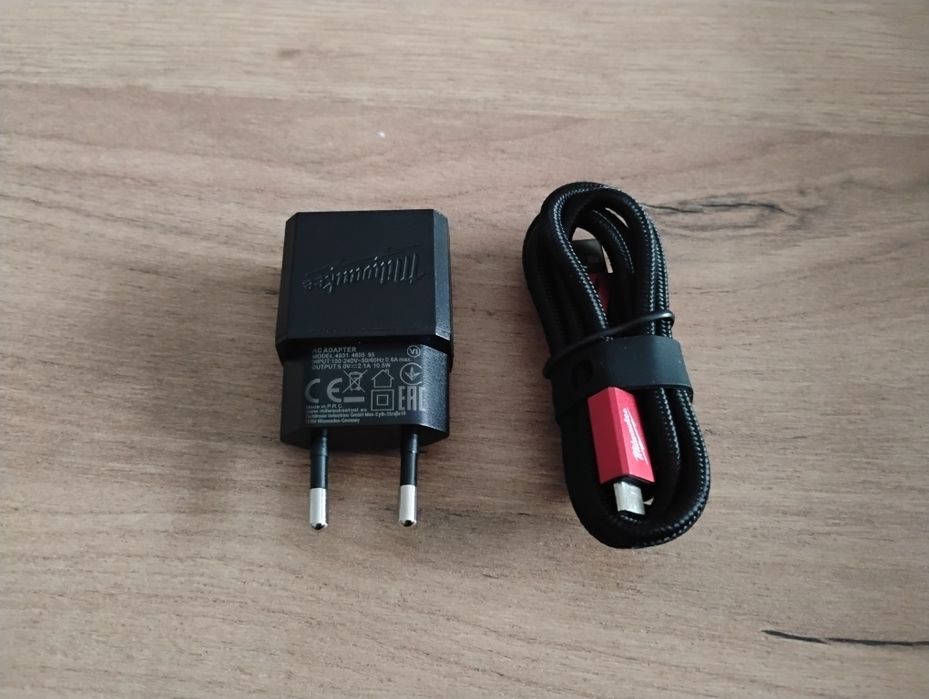 Ładowarka USB  Oryginalna Milwaukee