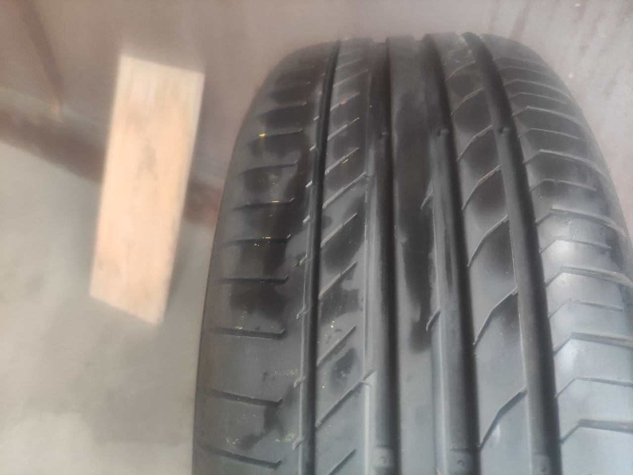 Шина колесо Continental 215/50/R17