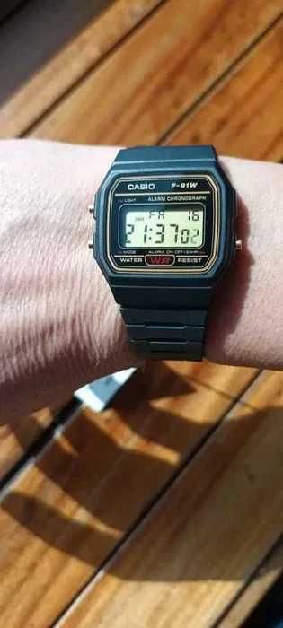 Casio F-91WG Gold
