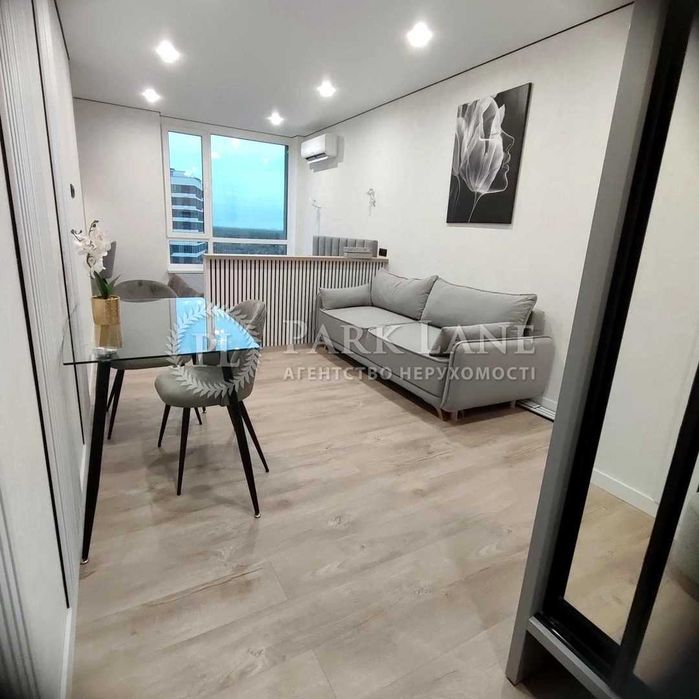 Продаж 1к квартири з ремонтом ЖК Варшавський 3