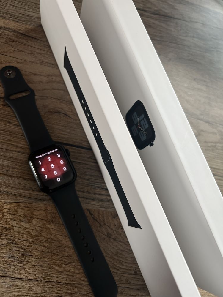 Смарт годинник Apple Watch SE2 40мм