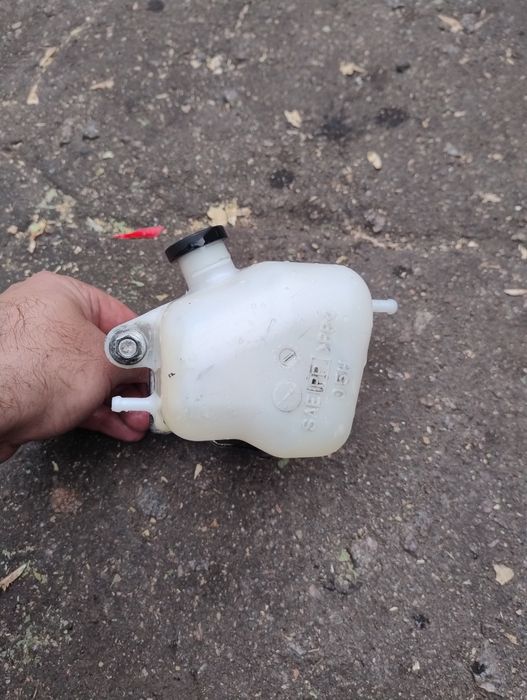 Розширювальний бачок Сузукі Скайвей