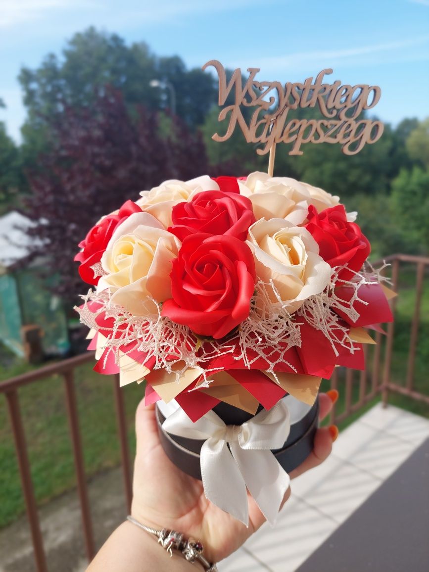 Flowerbox z pachnących róż I mydlanych na każdą okazję