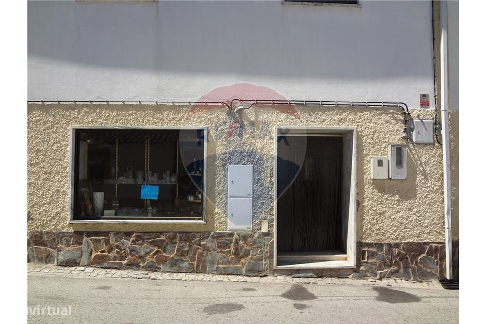 Loja para comércio em S. Facundo