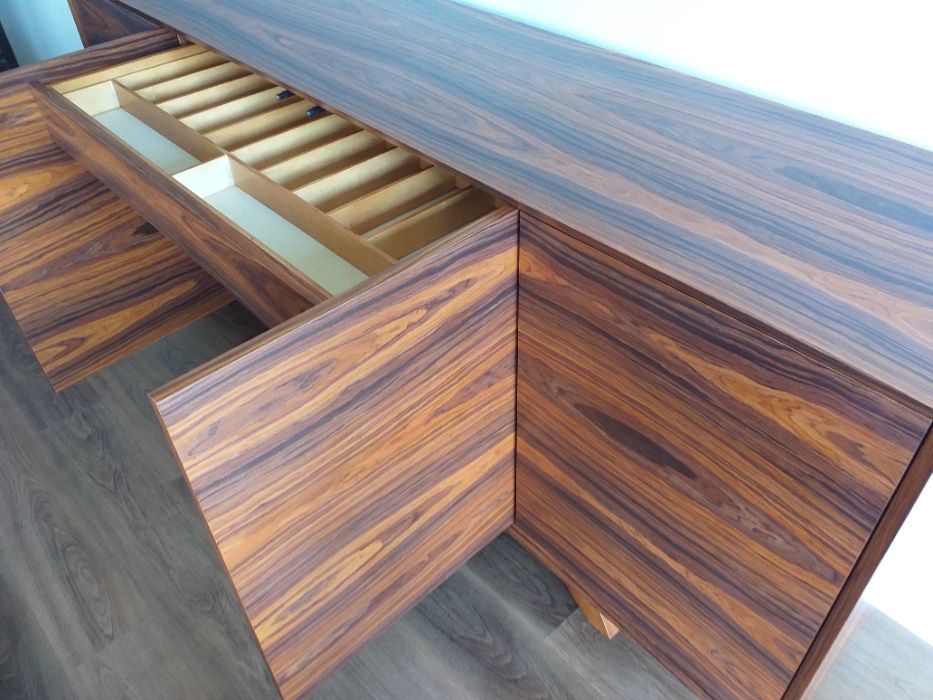 Aparador 4 Portas 1 Gaveta Interior - Pau Ferro