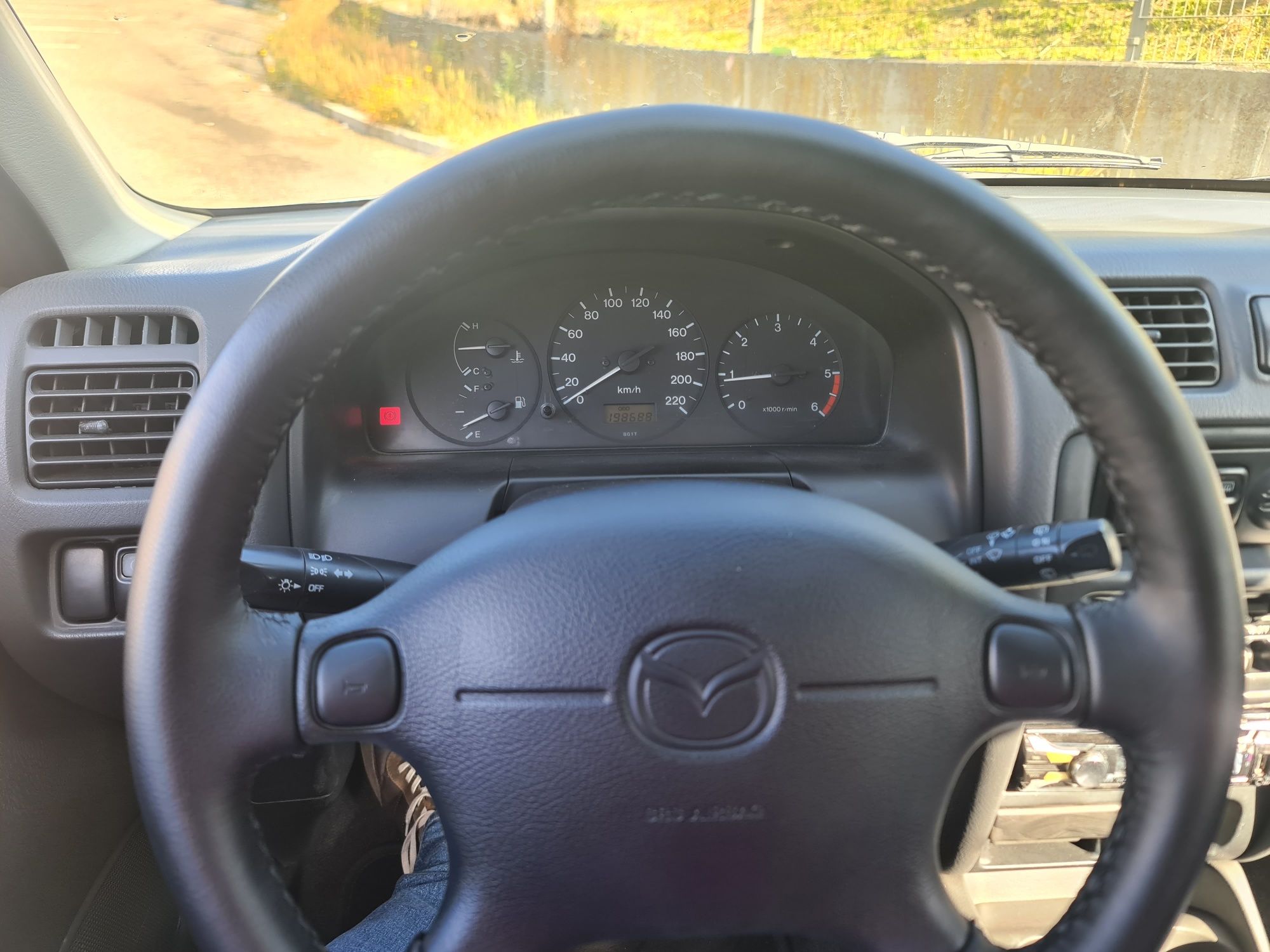 Mazda 323 Van 07/2001