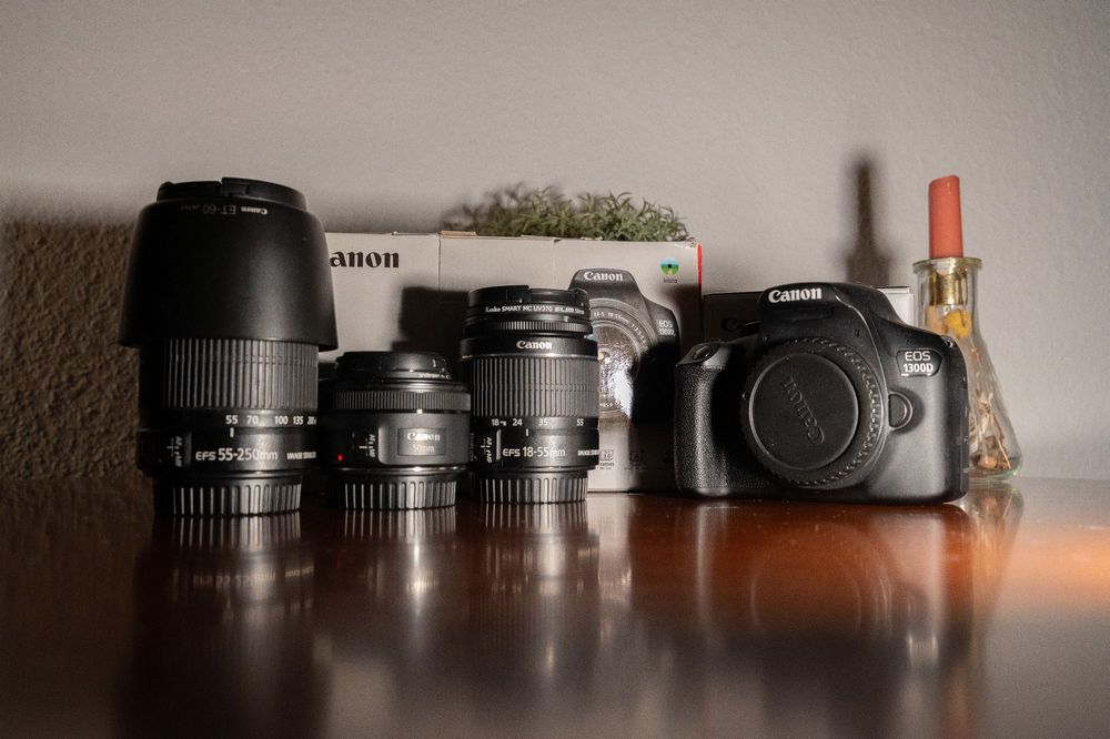 Canon 1300D + 18-55 IS II + 55-250 IS II + 50mm f/1.8 STM duży zestaw
