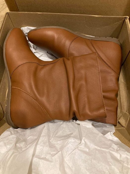 Botas rasas novas em camel 35
