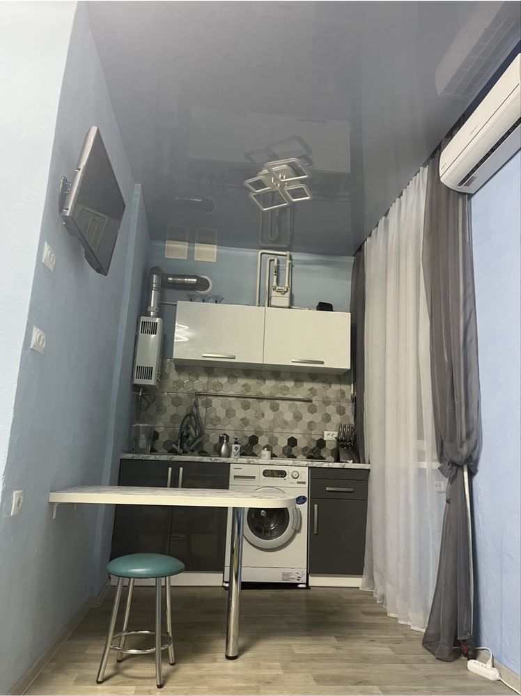 Продам свою 2-х комнатную в центре
