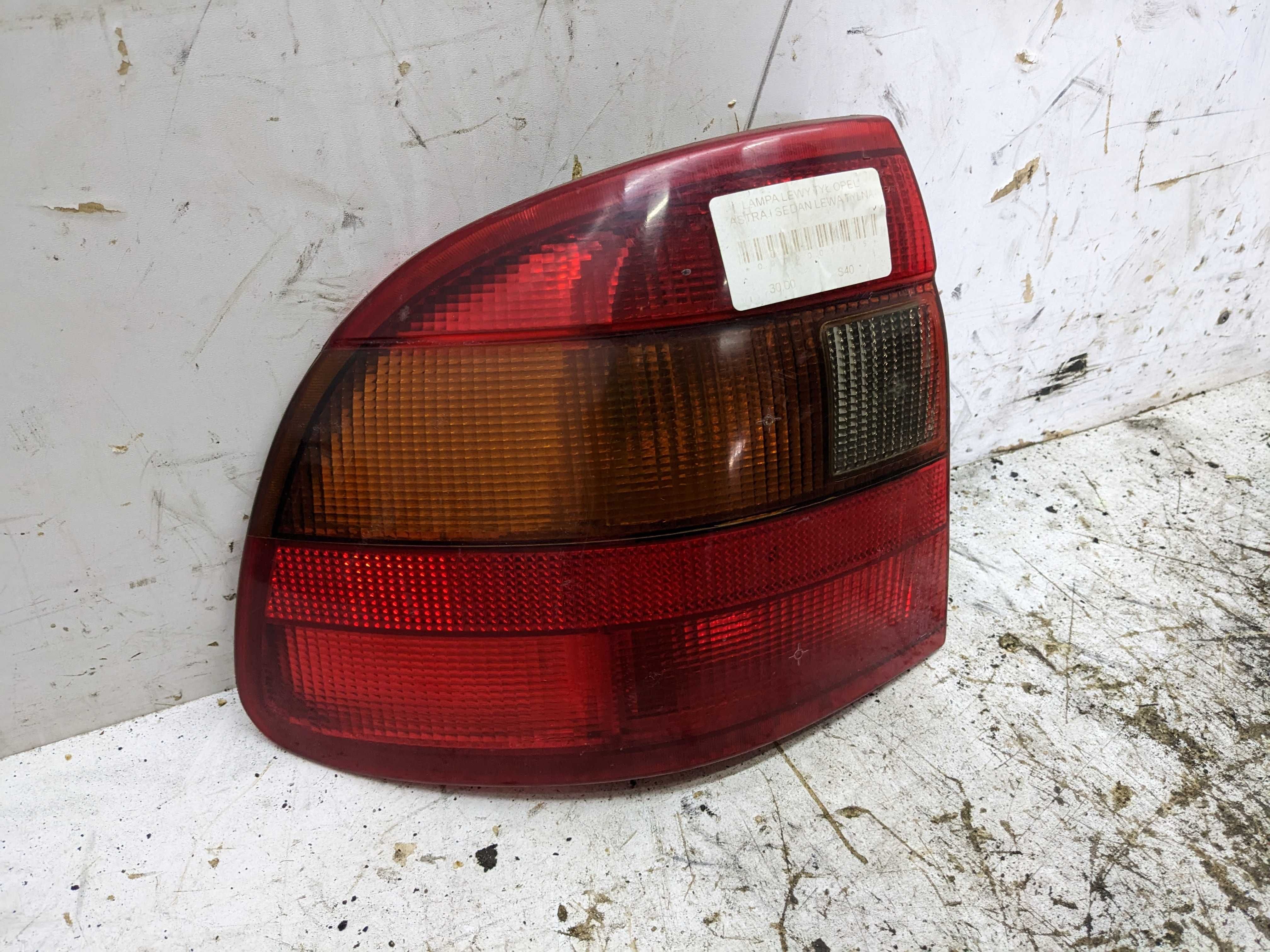 Opel Astra F Sedan Lampa Lewa Tylna Lewy Tył