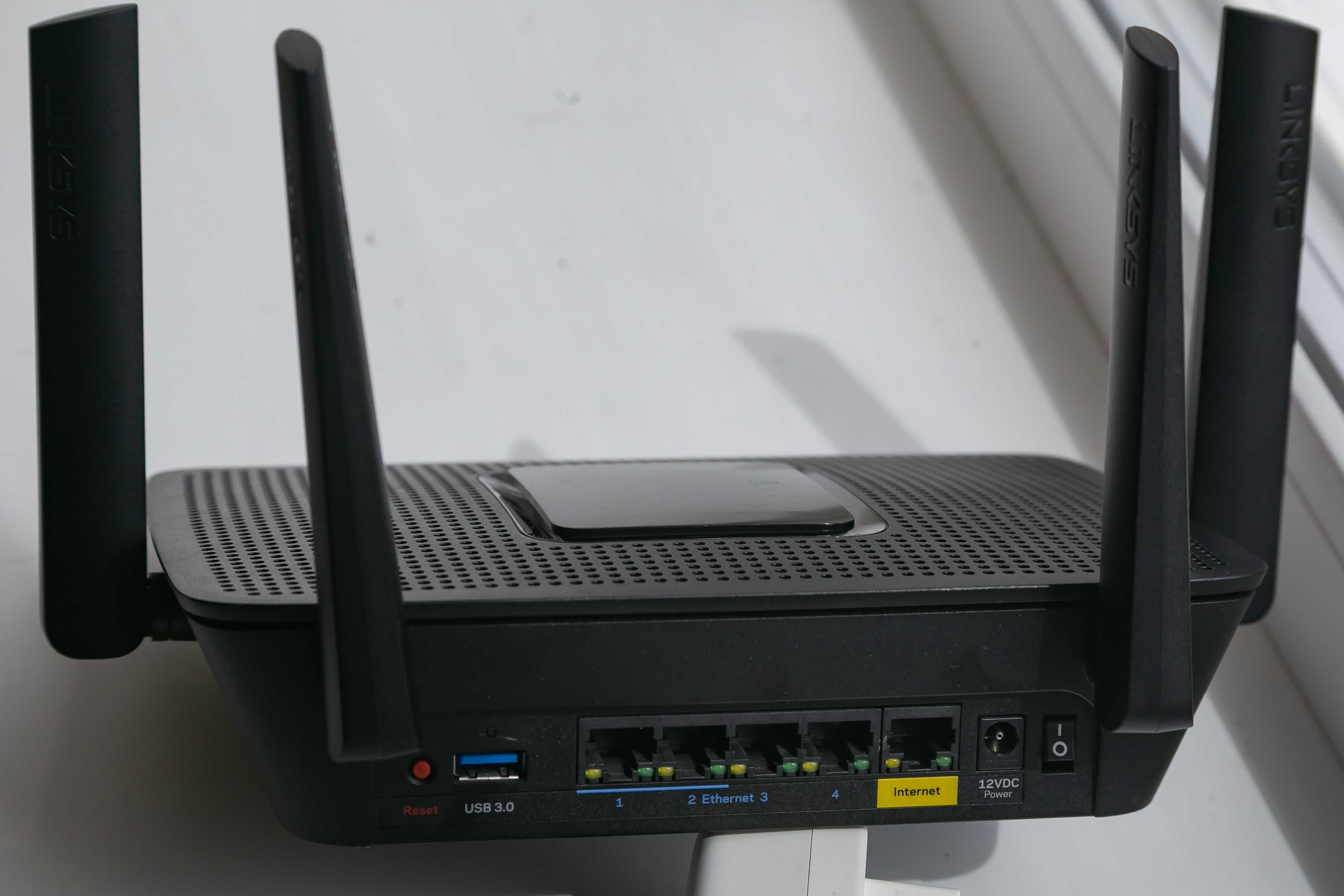 Роутер Linksys EA8300