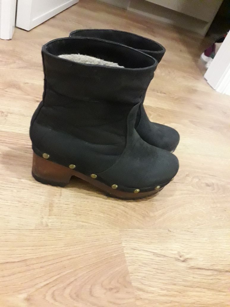 Botas com tachas