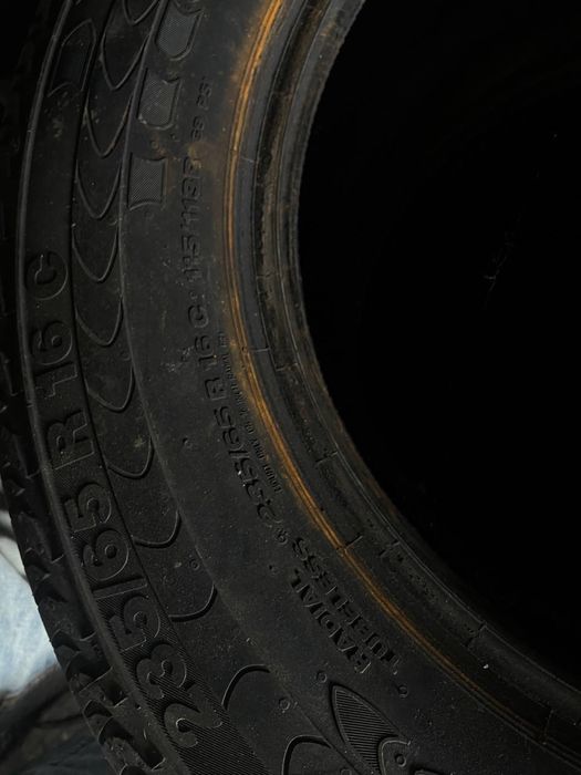 Continental Vanco2 235/65r16C