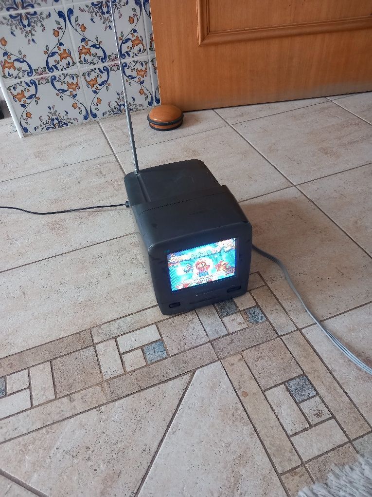 Tv Lenco 6" a cores, 12Vdc